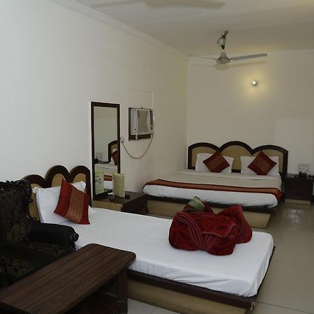 Hotel Vishal New Delhi Buitenkant foto