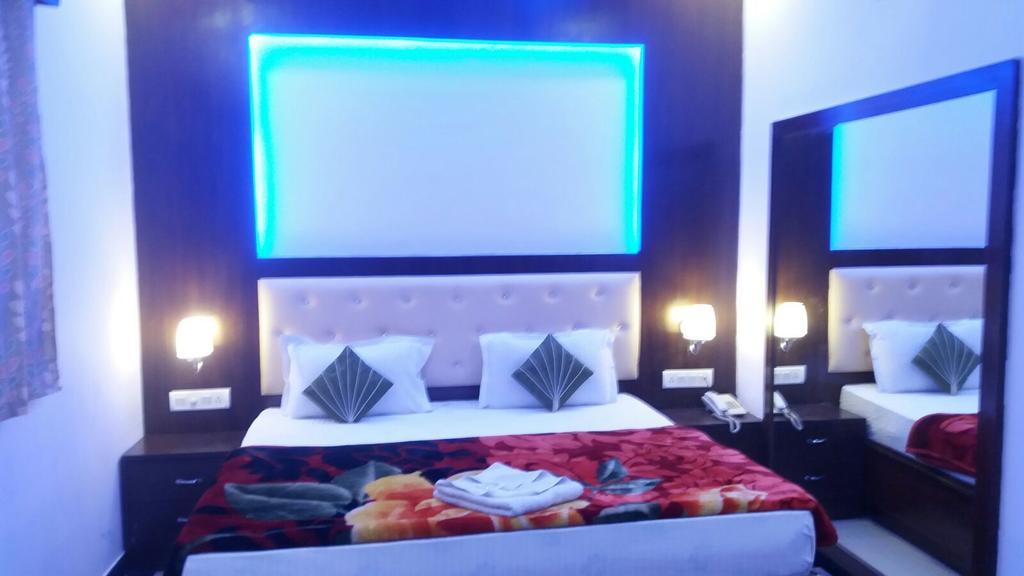 Hotel Vishal New Delhi Buitenkant foto