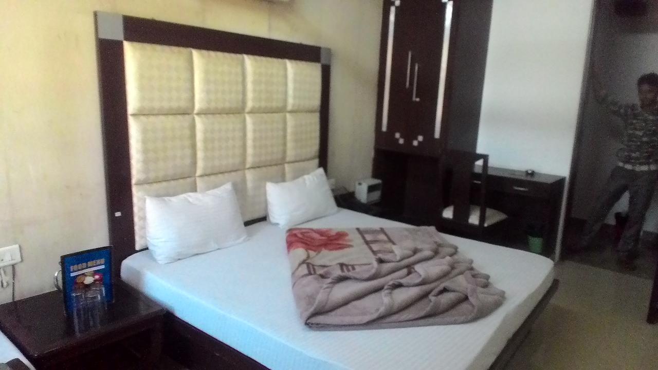 Hotel Vishal New Delhi Buitenkant foto