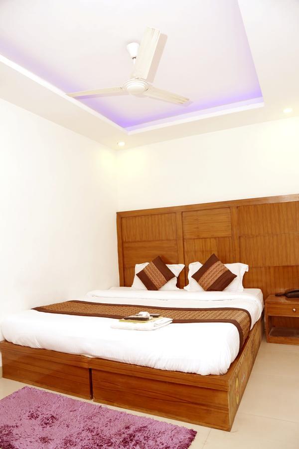 Hotel Vishal New Delhi Buitenkant foto